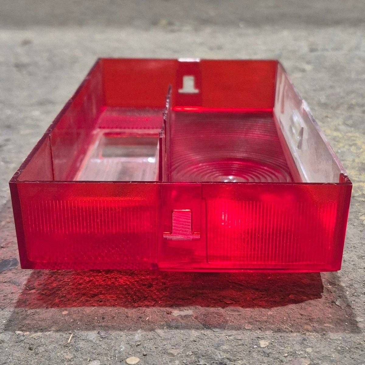 Used Reflect-O-Lite Tail Light Replacement Lens - SAE-AILRST-73 D.O.T. , No. 910-950 - Photo 5