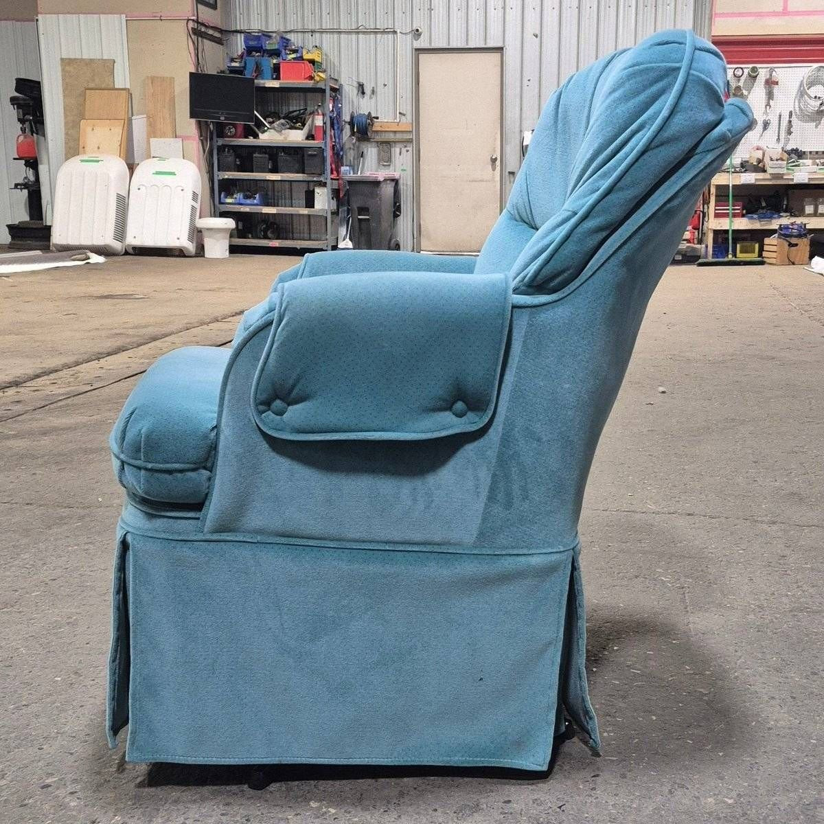 Used RV Chair - 38 1/4