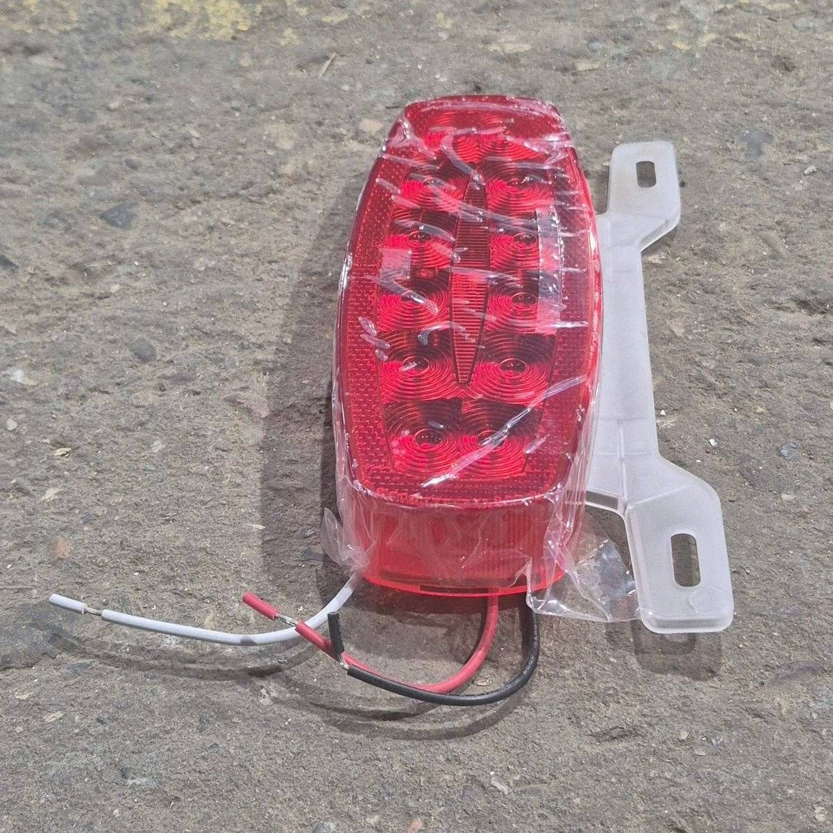 Used RV Tail Light Assembly, With License Plate Bracket, 8.625" x 4.125" x 1.25"- DOT SAE A2I6S2T2L 18 - Photo 5