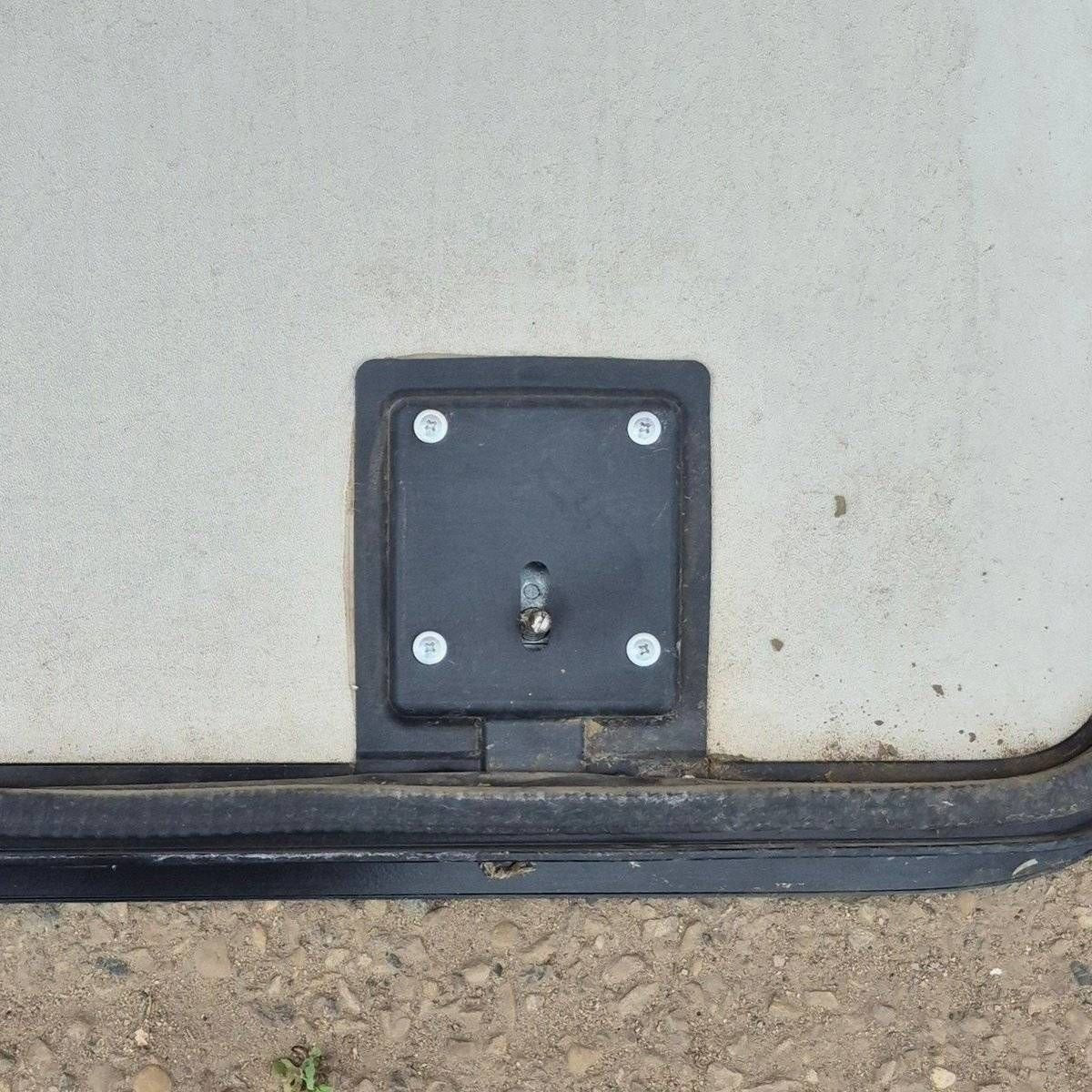 Used Radius Cornered Cargo Door - 47 5/8" X 30 1/8" X 2" - Photo 5