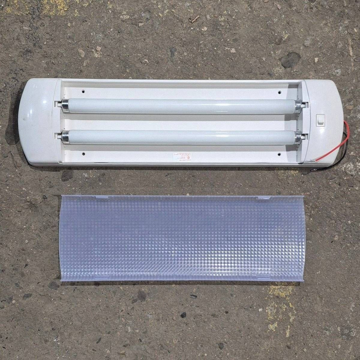 Used Dual Fluorescent Light Fixture - Model PY-755DS - Photo 6