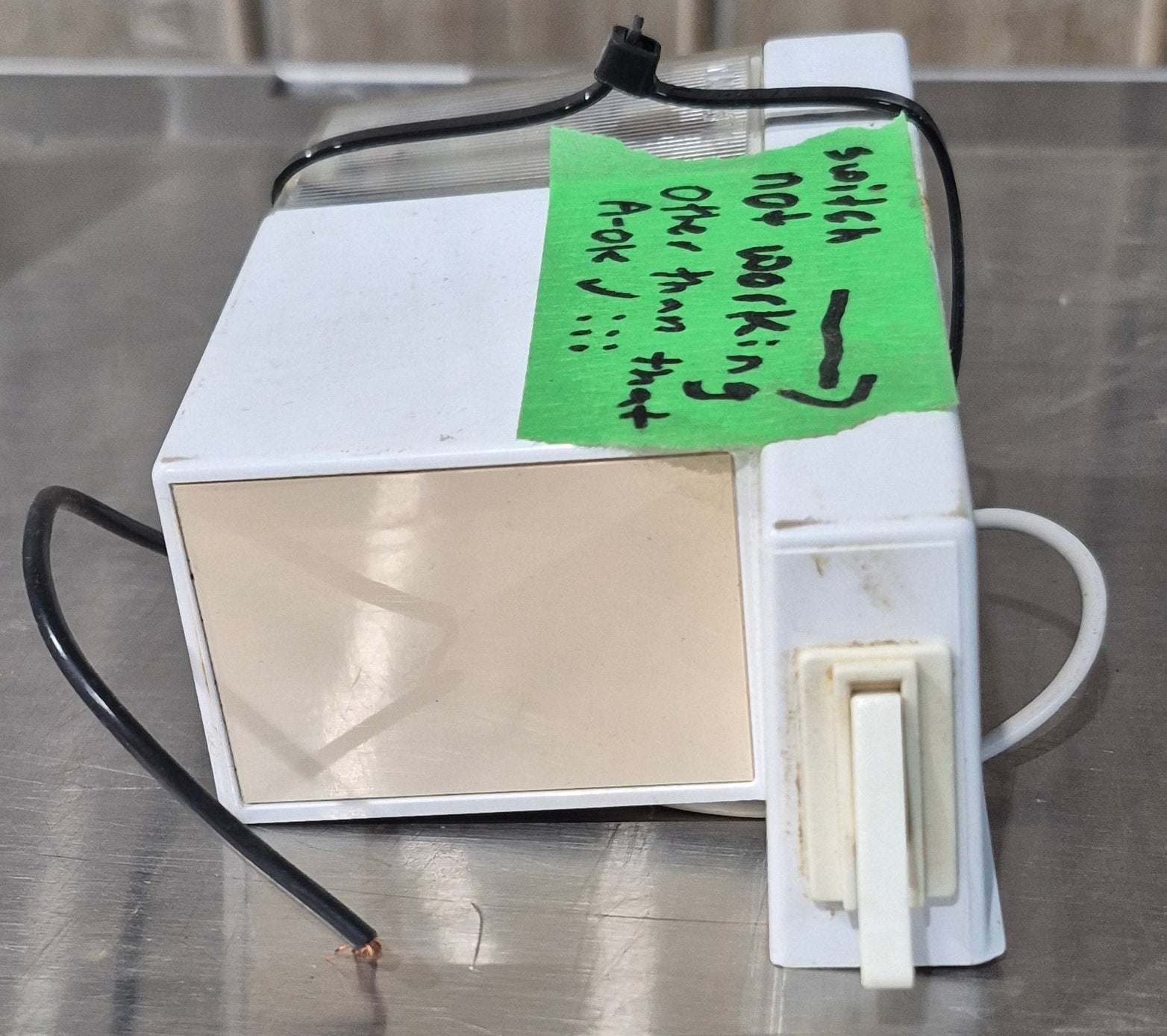 Used Dometic Interior Fridge Light Assembly (BULB NOT INCLUDED) - 2004044091