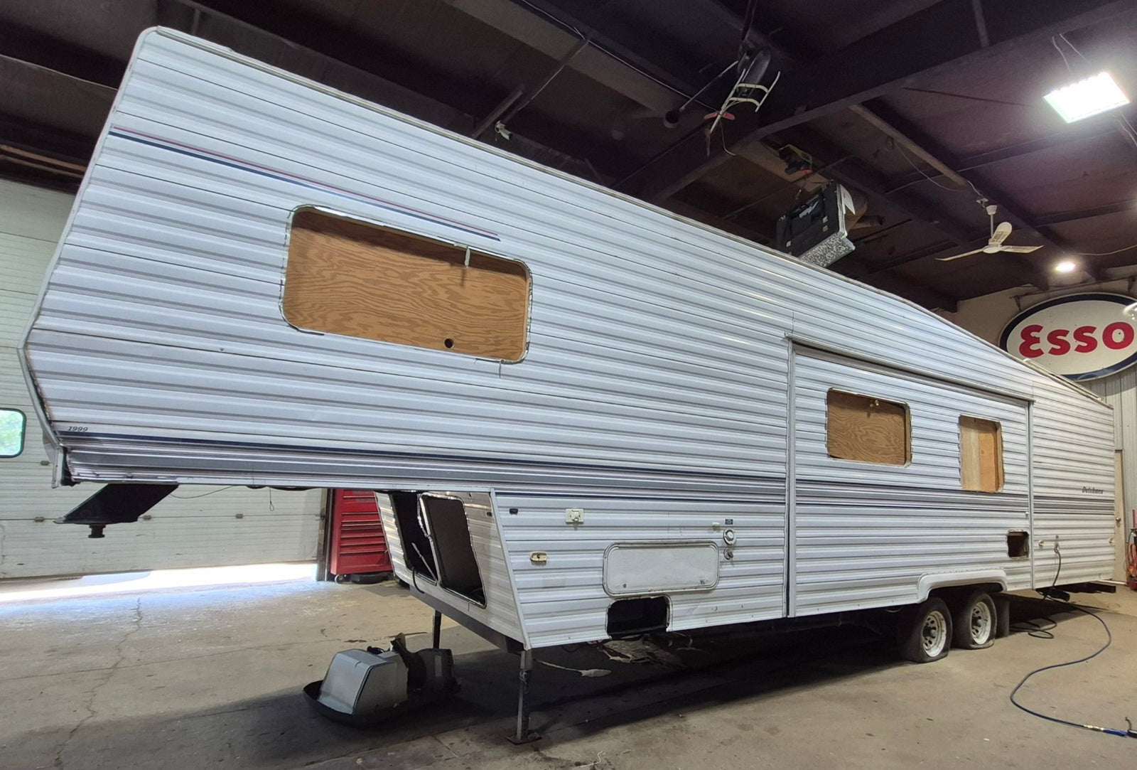 Trailer Frame FIFTH WHEEL - Young Farts RV Parts