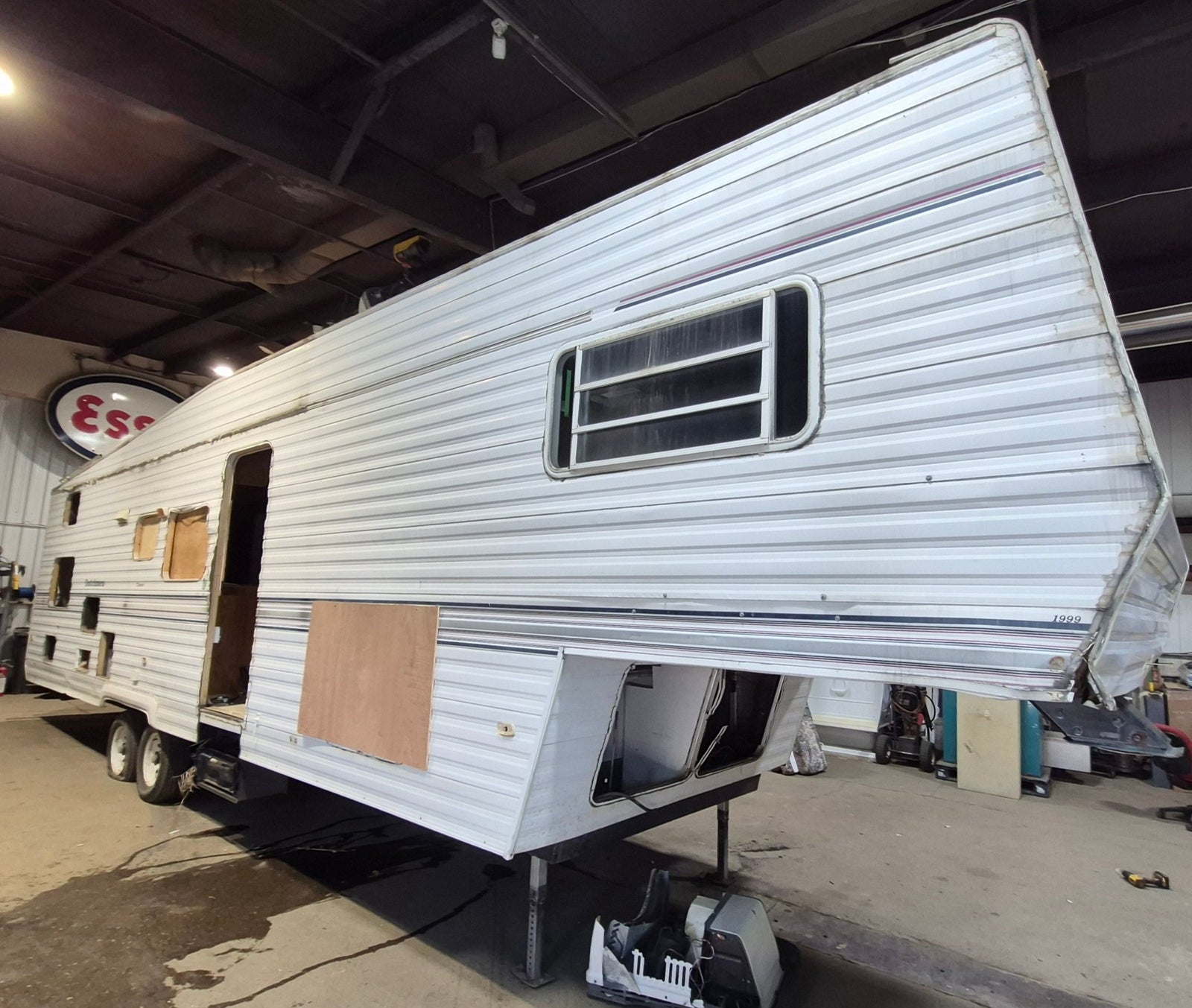 Trailer Frame FIFTH WHEEL - Young Farts RV Parts