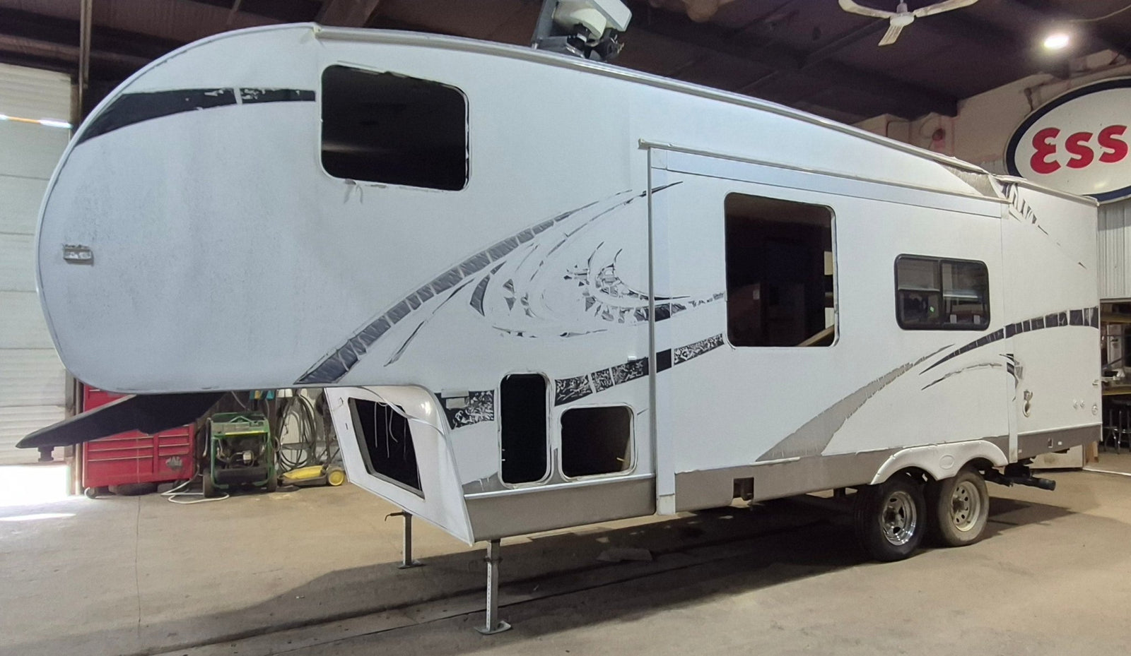 Trailer Frame FIFTH WHEEL - Young Farts RV Parts