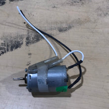 Load image into Gallery viewer, Used 12V Vent Motor - VC0468-00 - Young Farts RV Parts