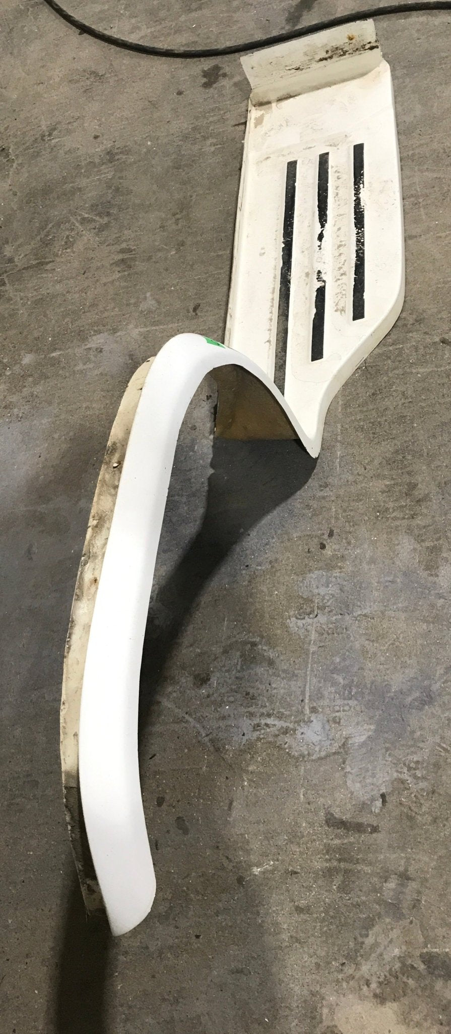 Used 1997 FORD F350 Motorhome Front Fender Running Board - Drivers Side - Young Farts RV Parts