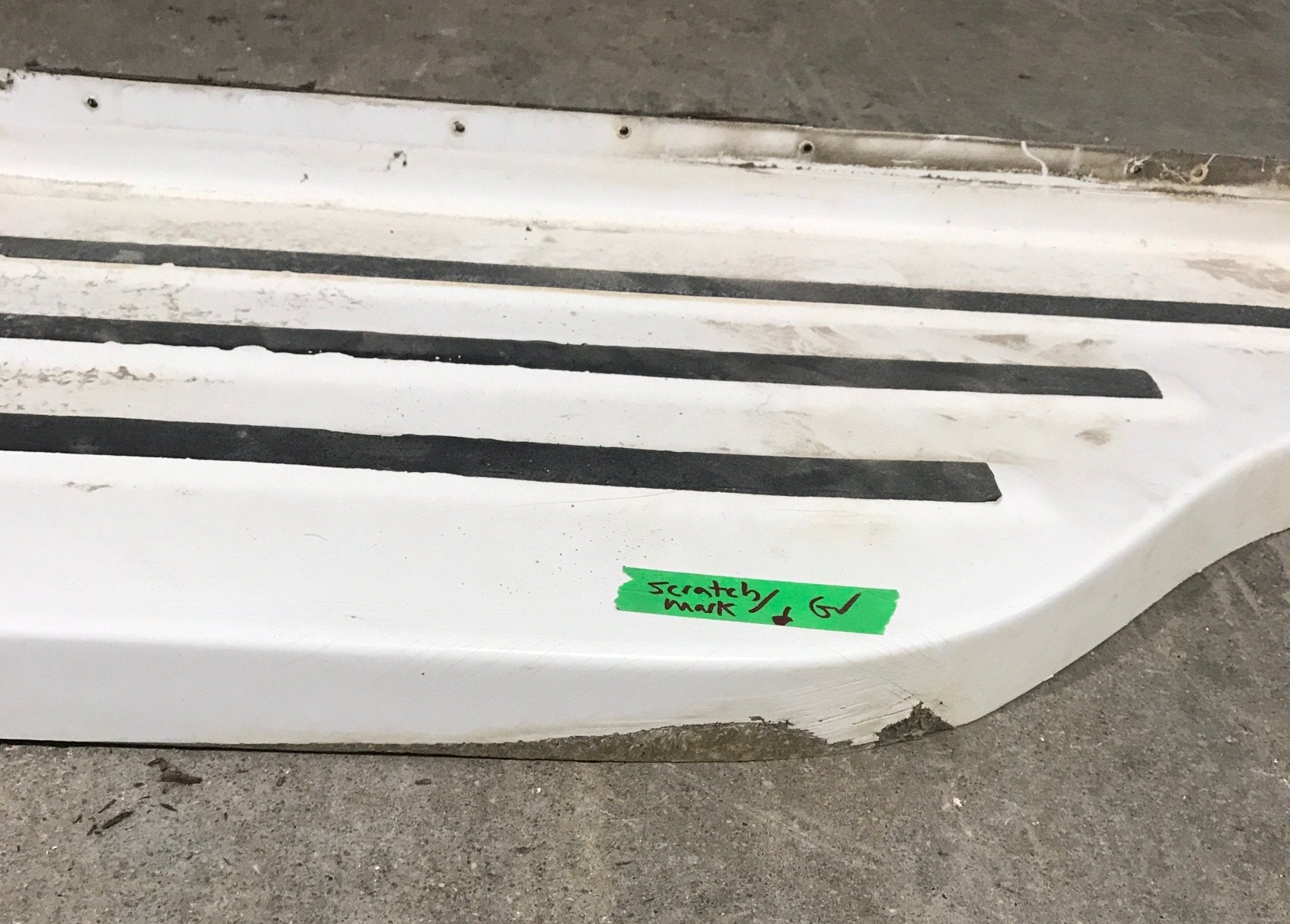 Used 1997 FORD F350 Motorhome Front Fender Running Board - Passenger Side - Young Farts RV Parts