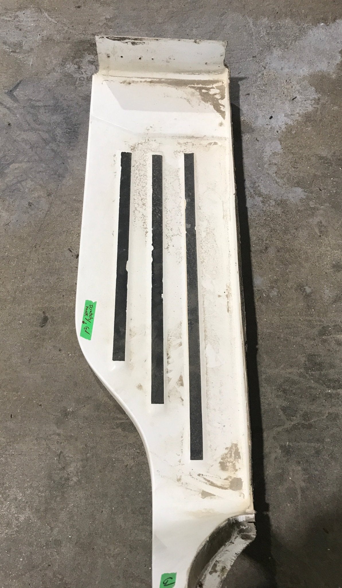 Used 1997 FORD F350 Motorhome Front Fender Running Board - Passenger Side - Young Farts RV Parts