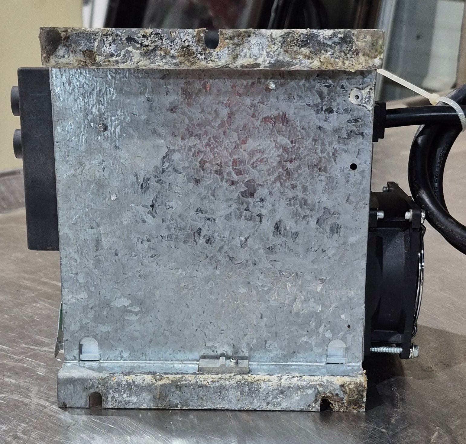 Used 40 AMP Progressive Dynamics Power Converter - PD9140A - Young Farts RV Parts