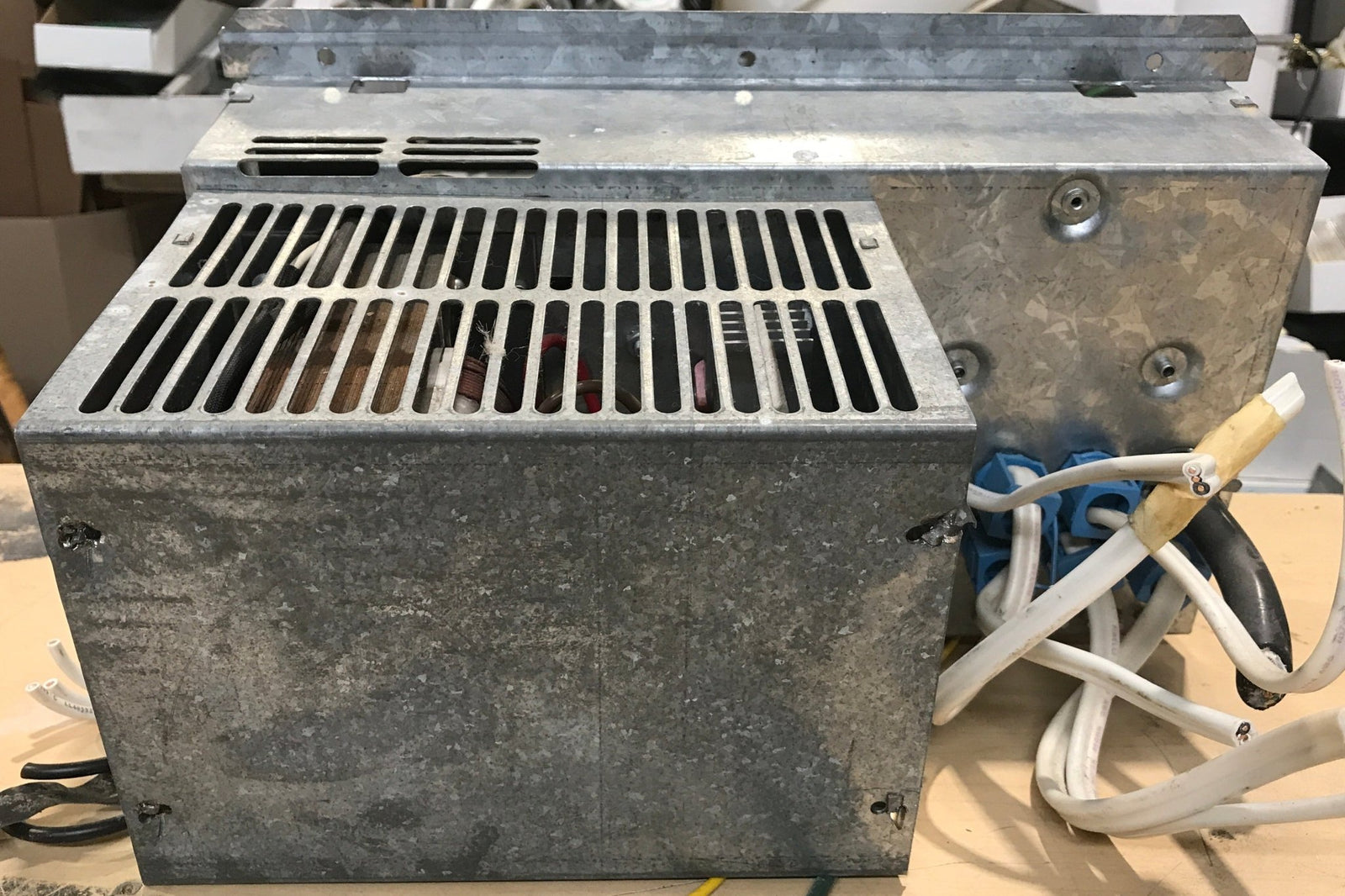 Used 40 AMP Systems Monitors Converter - TNC400D - Young Farts RV Parts