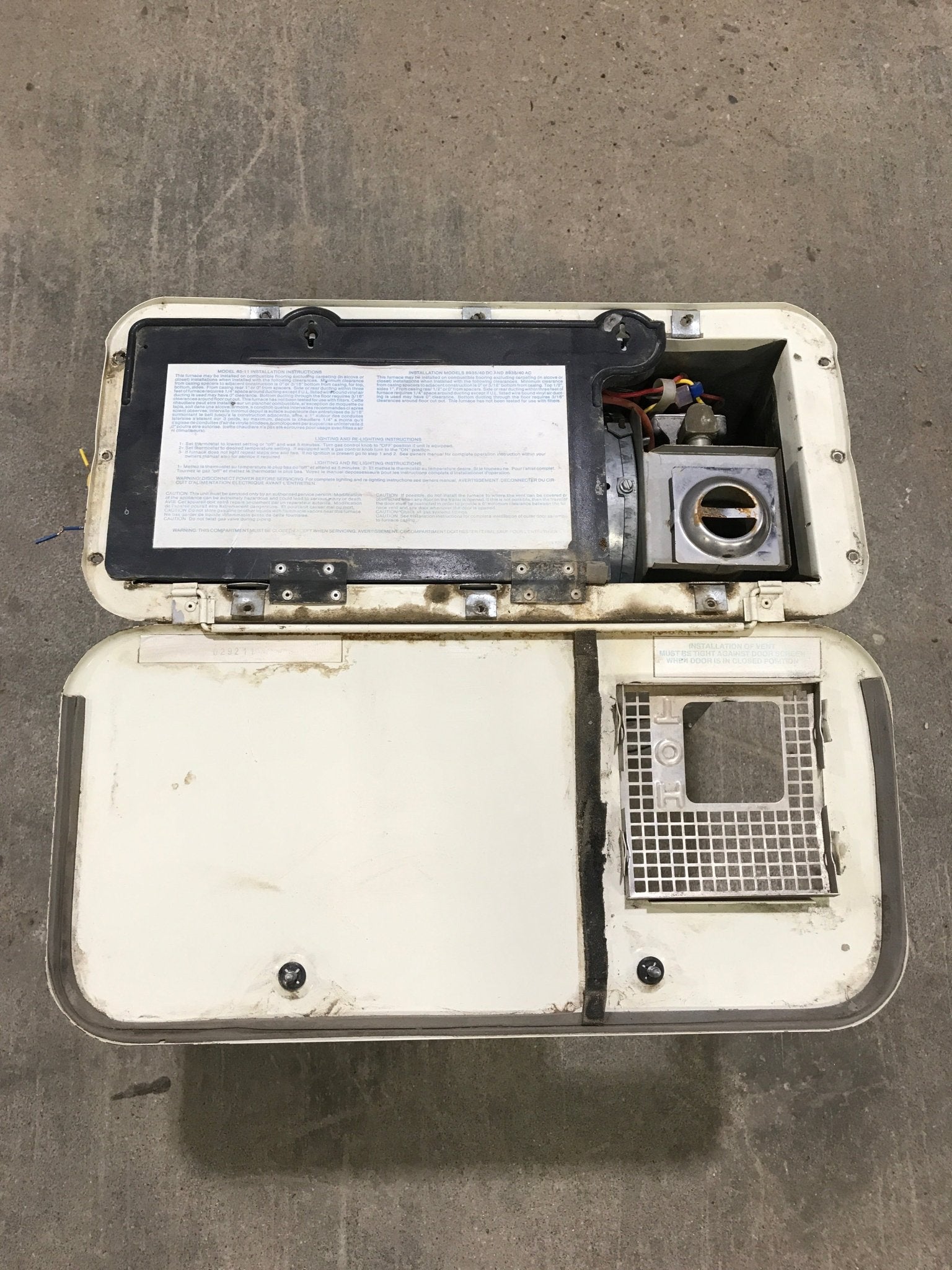 USED 8525 II HYDROFLAME RV Propane Furnace - 25000 BTU - Young Farts RV Parts