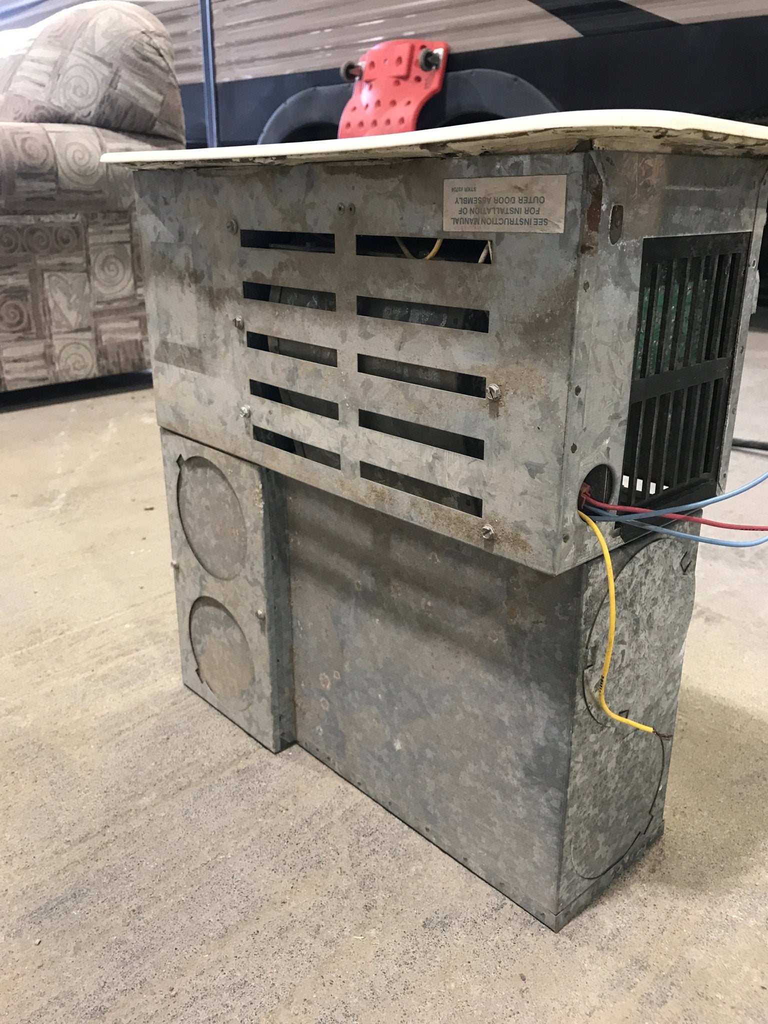USED 8525 II HYDROFLAME RV Propane Furnace - 25000 BTU - Young Farts RV Parts
