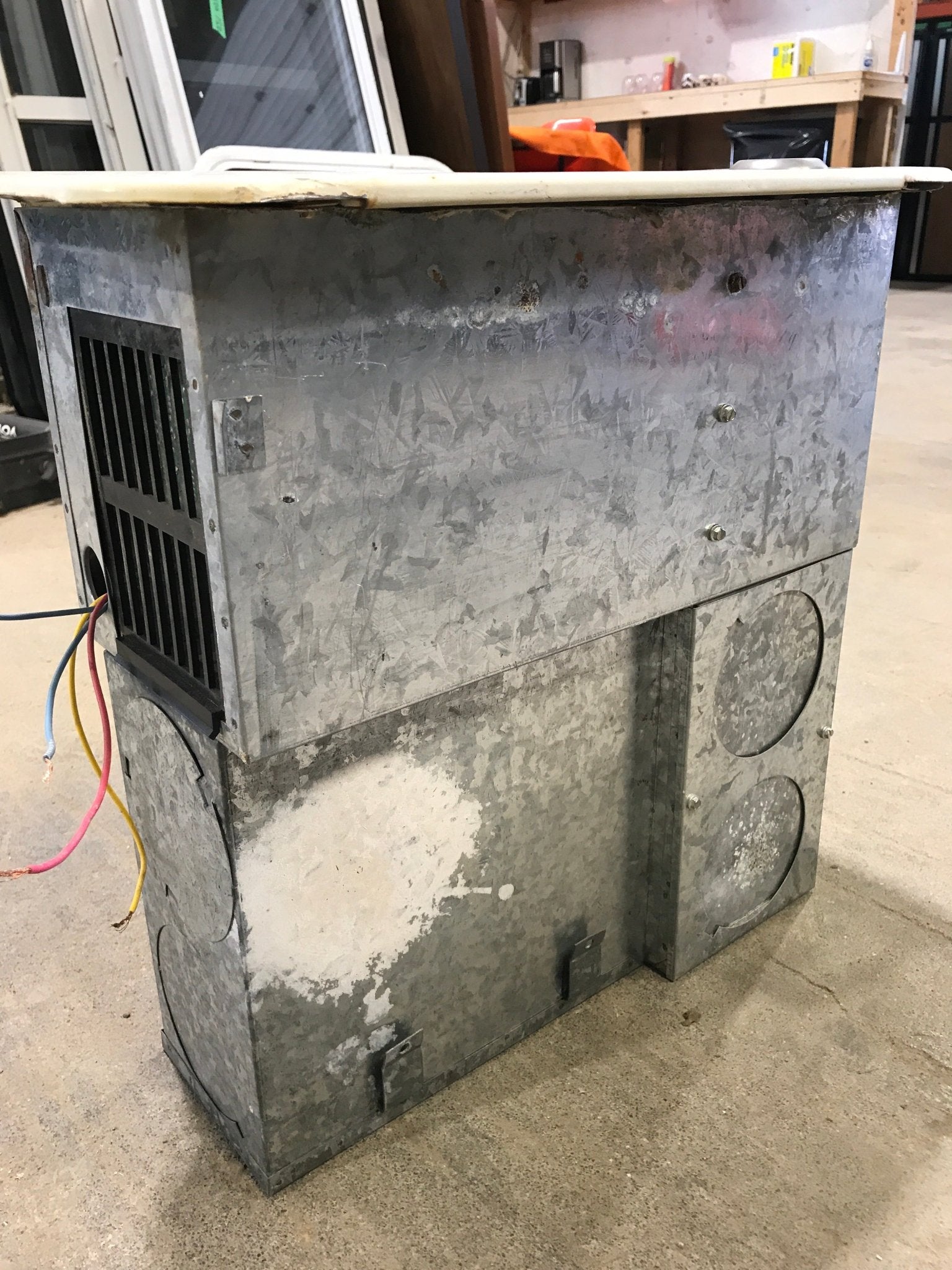 USED 8525 II HYDROFLAME RV Propane Furnace - 25000 BTU - Young Farts RV Parts