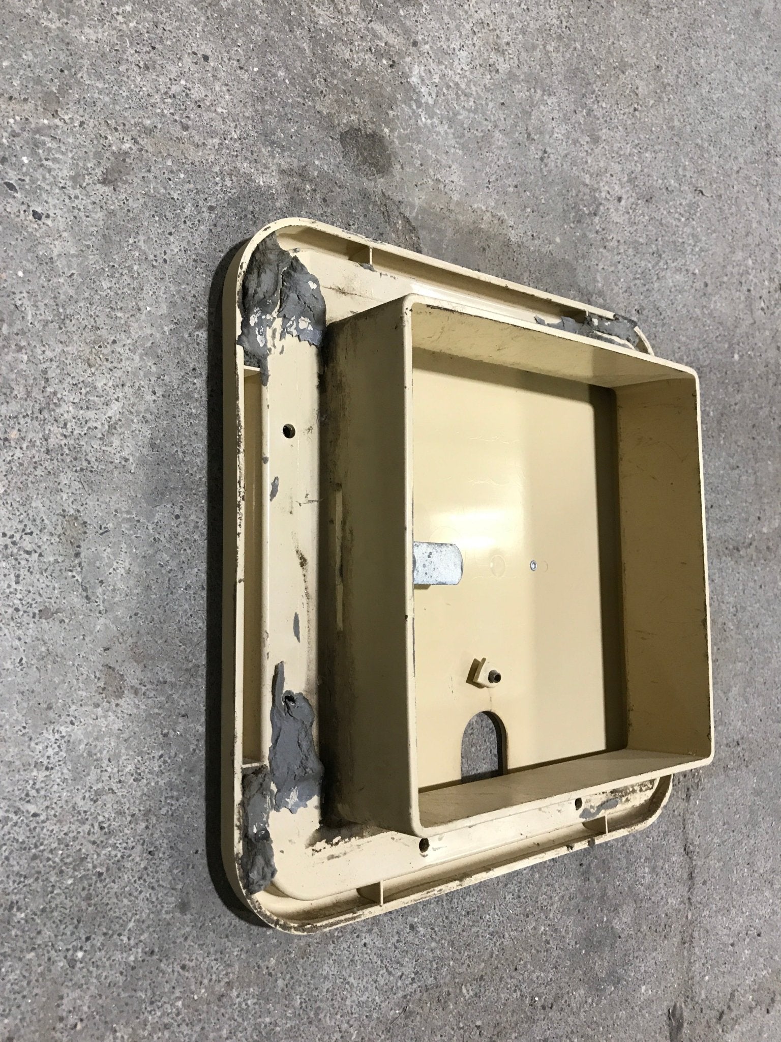 Used 9 1/2" W RV Access Hatch - Young Farts RV Parts