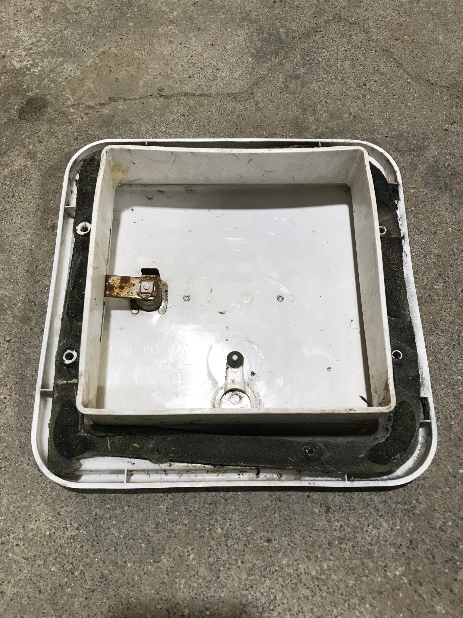 Used 9 1/4" W RV Access Hatch - Young Farts RV Parts