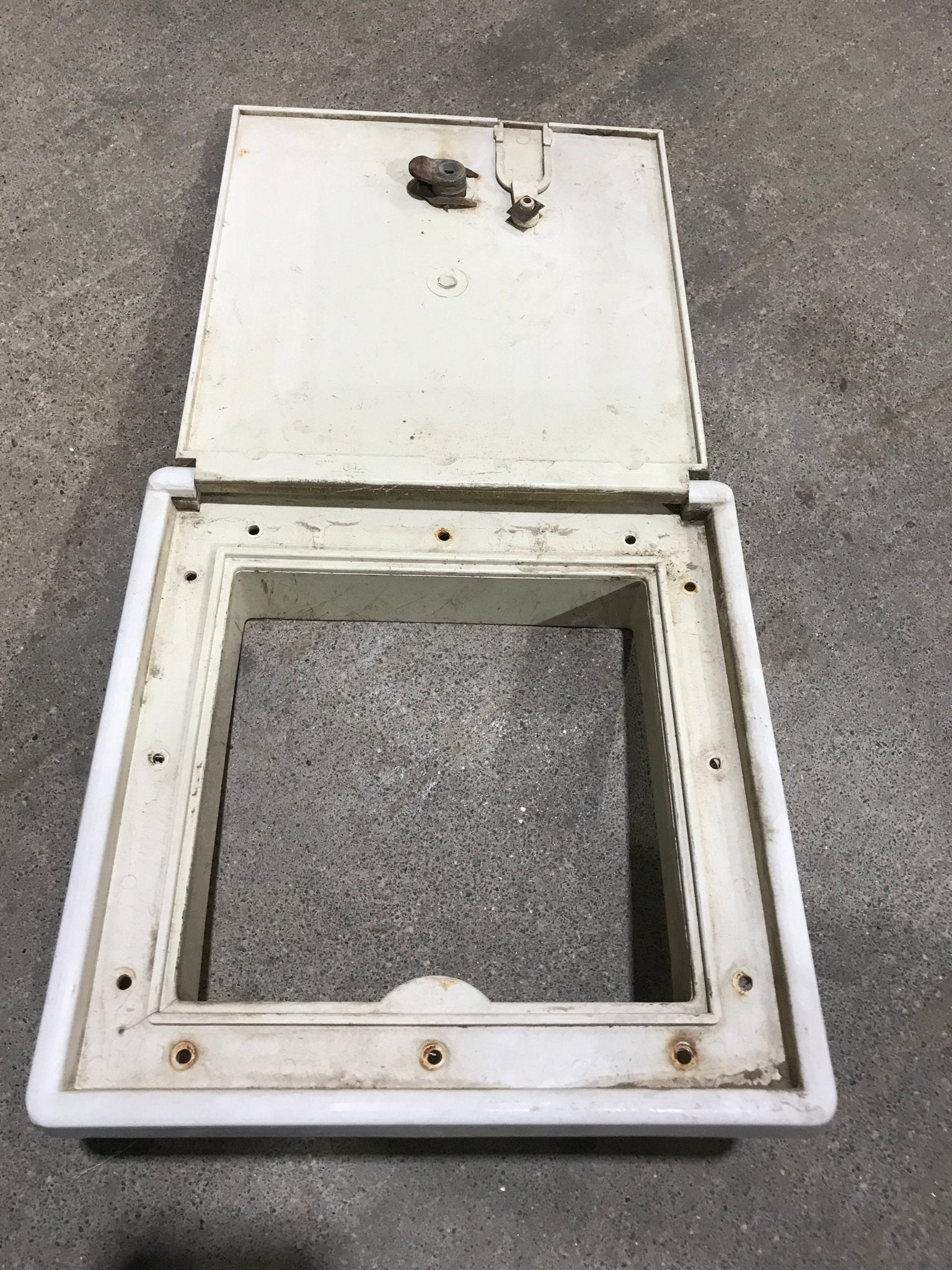 Used 9 1/4" W RV Access Hatch - Young Farts RV Parts