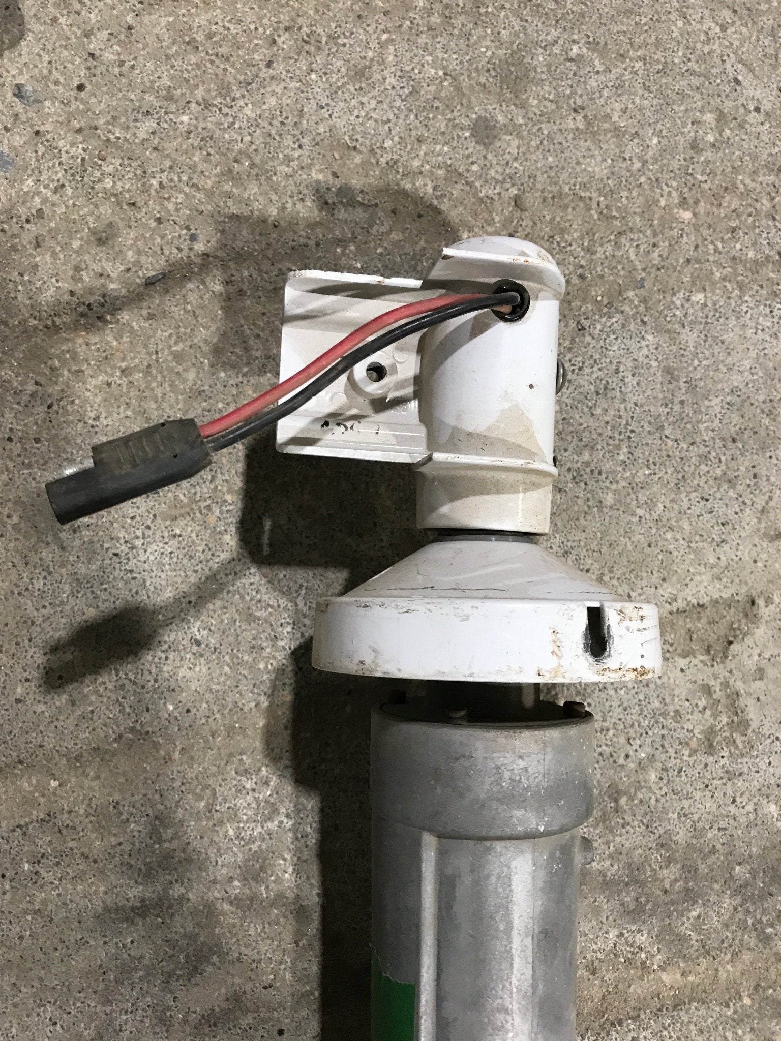 USED A&E DOMETIC RV AWNING DRIVE ASSEMBLY FITS 9100 - Young Farts RV Parts