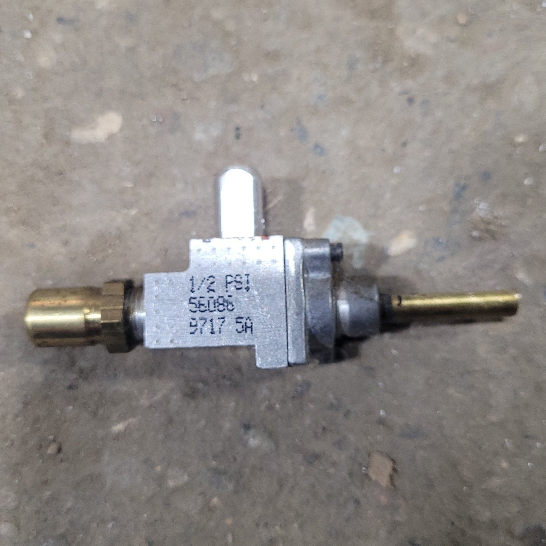 Used Atwood Wedgewood Burner Valve 6500 BTU 53200 - Young Farts RV Parts