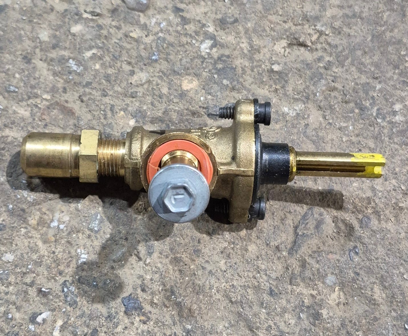 Used Atwood / Wedgewood Burner Valve, 6500 BTU, (After Serial  F11040784, Yellow) - 57213 - Young Farts RV Parts
