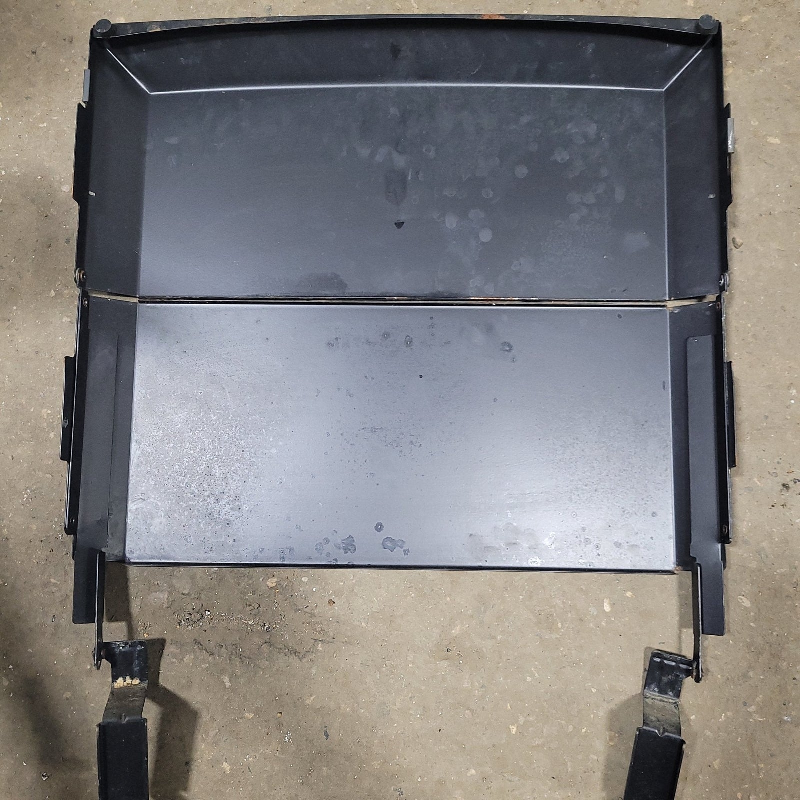 Used Atwood / Wedgewood Bi-Fold Cover, Black, UNSLOTTED - 56417