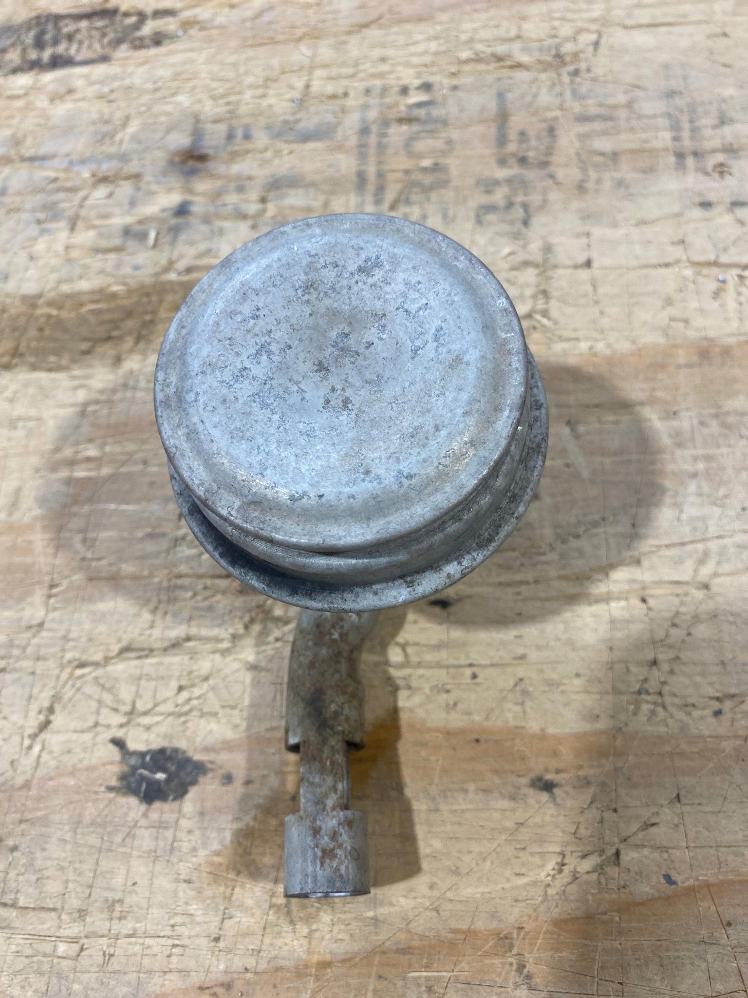 Used Atwood/ Wedgewood Front Center Burner with Piezo 56155 - Young Farts RV Parts