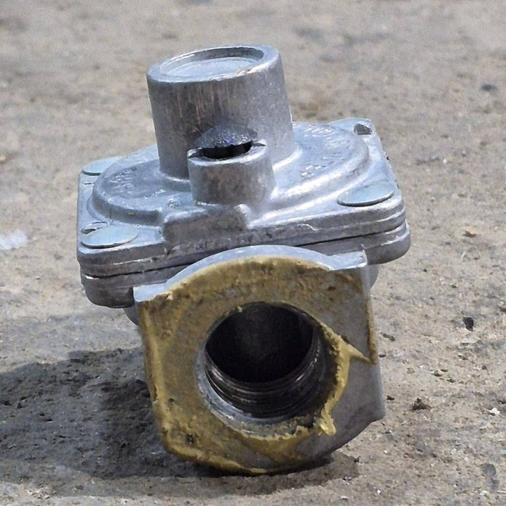 Used Atwood / Wedgewood Propane Regulator - 51062 - Young Farts RV Parts