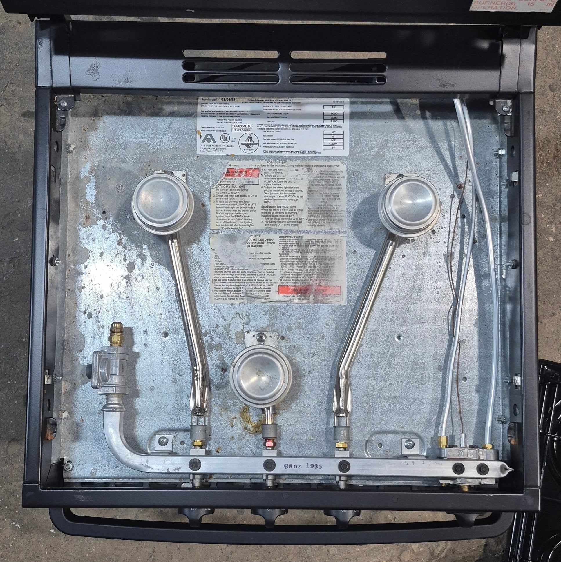 Used Atwood / Wedgewood Range Stove 3-Burner, 16 5/8 ” H - R-W1730BB - Young Farts RV Parts