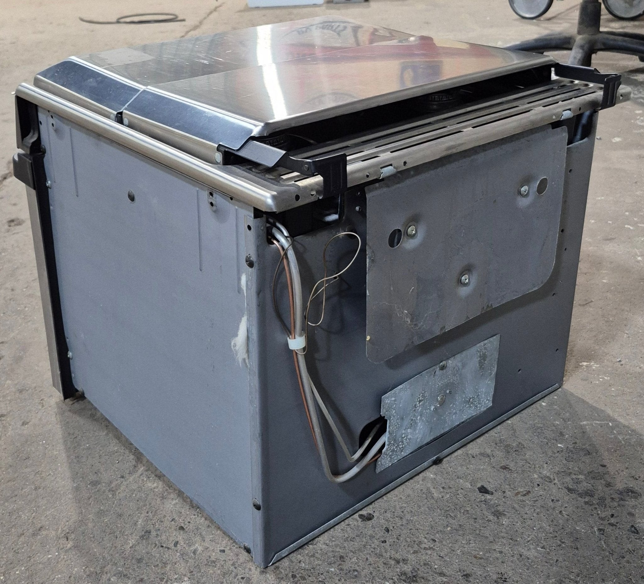 Used Atwood / Wedgewood Range Stove, 3 - Burner - R - V1734SSPS - Young Farts RV Parts