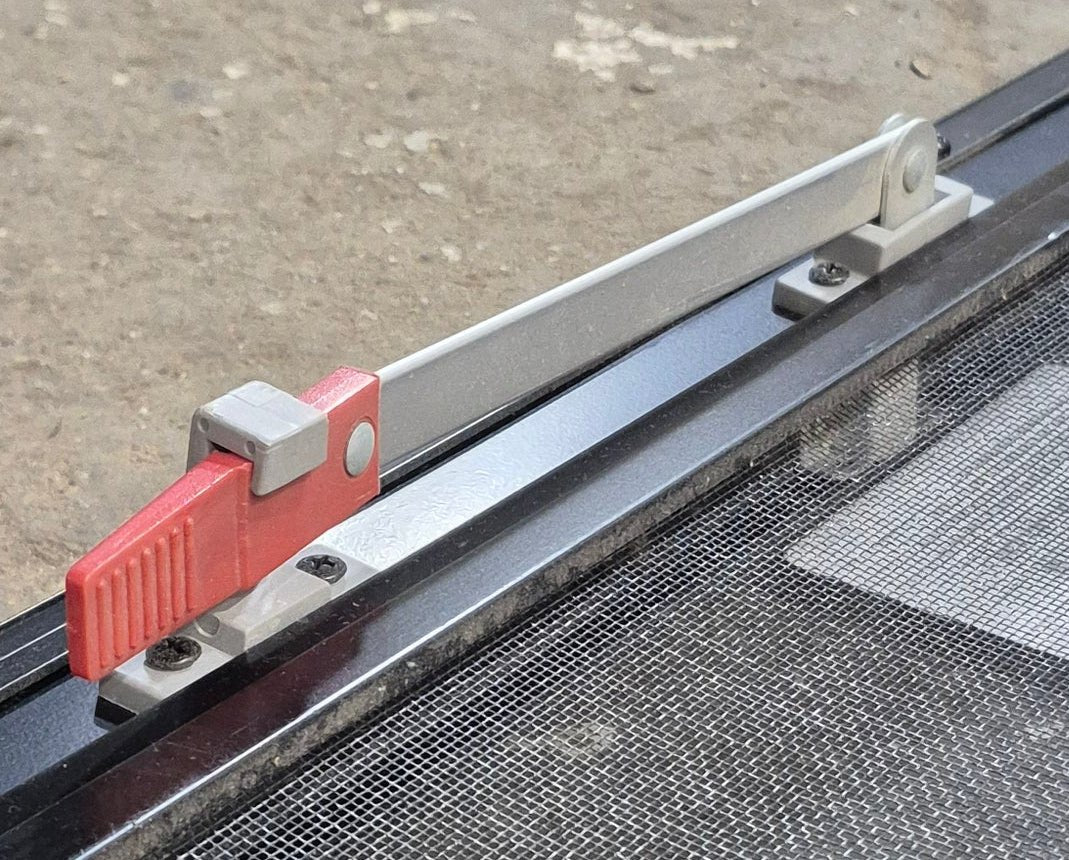 Used Black Radius Emergency Opening Window : 29 1/4" W x 21 1/4" H x 1 1/4" D - Young Farts RV Parts