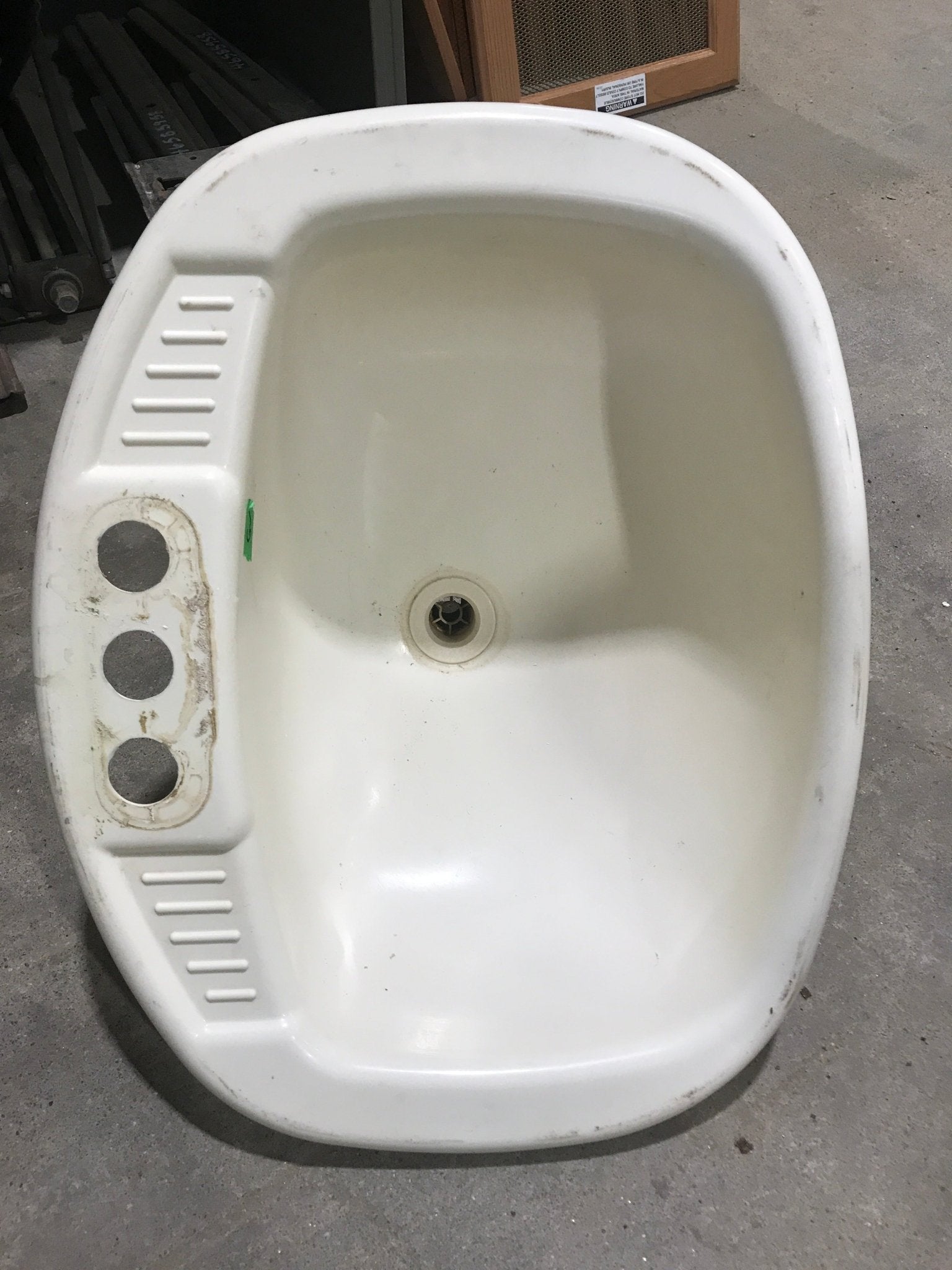 Used Bone Bathroom sink 20