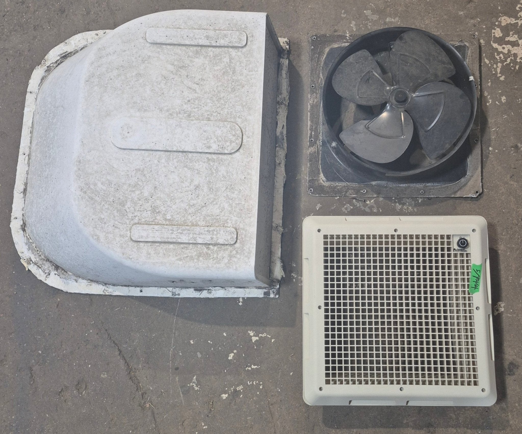 Used Carefree SUPERFAN Complete Fan Vent 14" X 14" 12V - Young Farts RV Parts