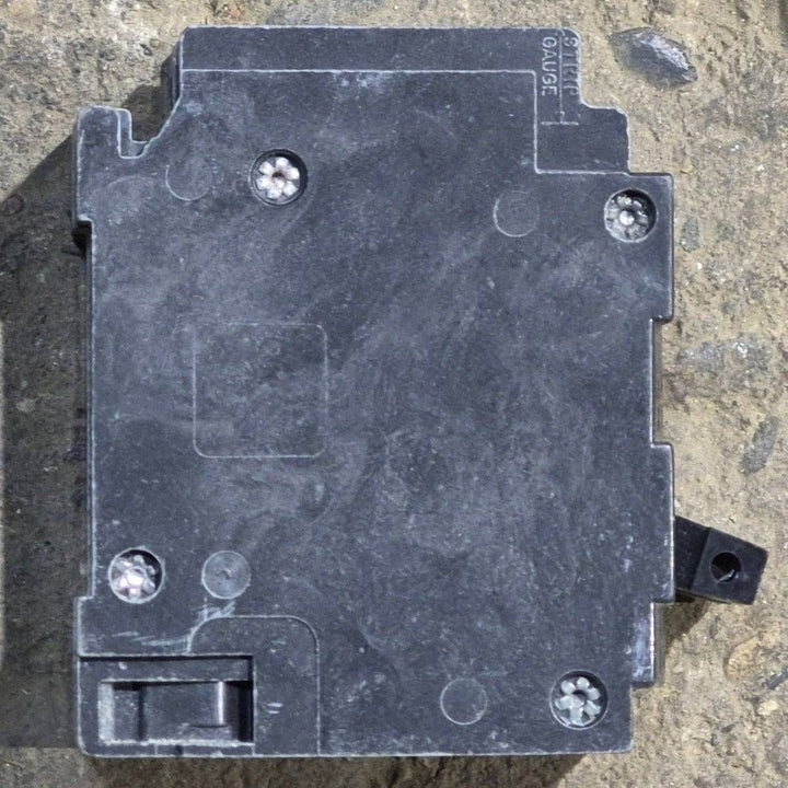 Used Circuit Breaker, Dual Pole 15/30 AMP - Q3015 - Young Farts RV Parts