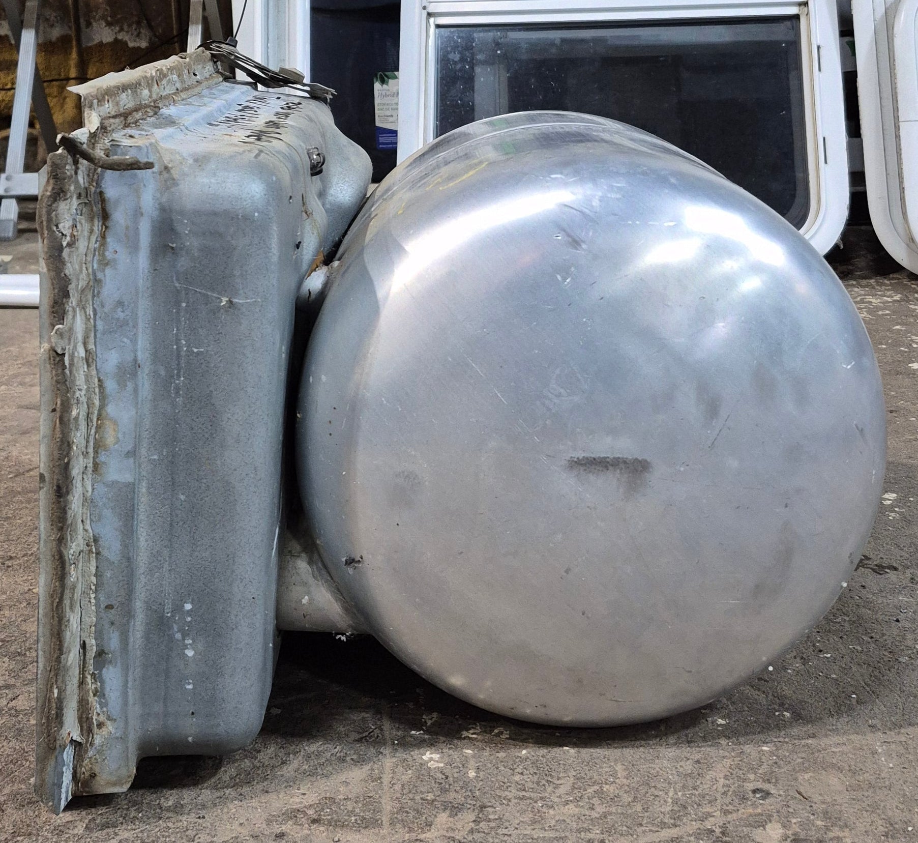 Used Complete Atwood Hot Water Heater, 6 Gal. - G6A - 7P - Young Farts RV Parts