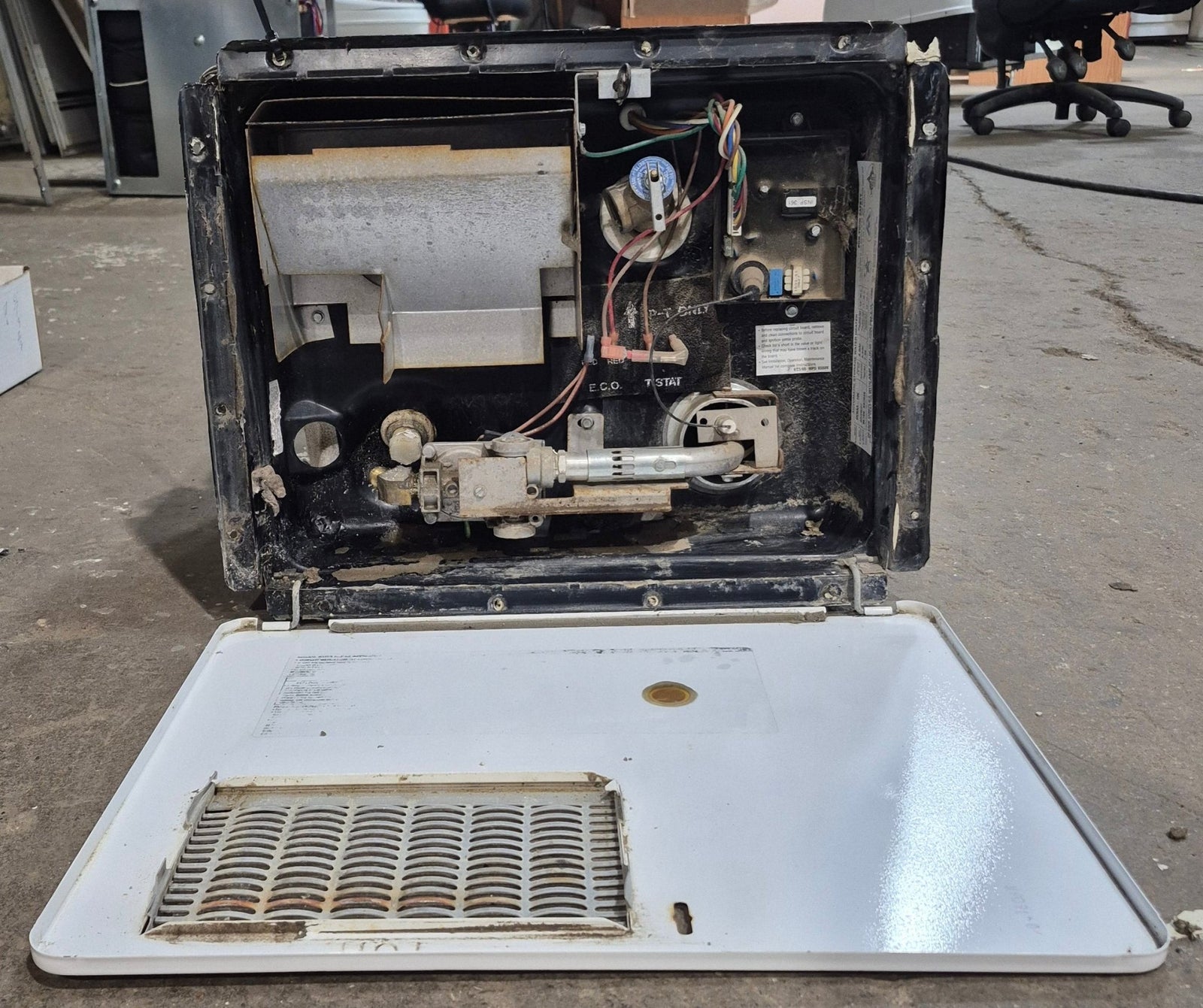 Used Complete Atwood Hot Water Heater, 6 Gal. - GC6AA - 10E - Young Farts RV Parts