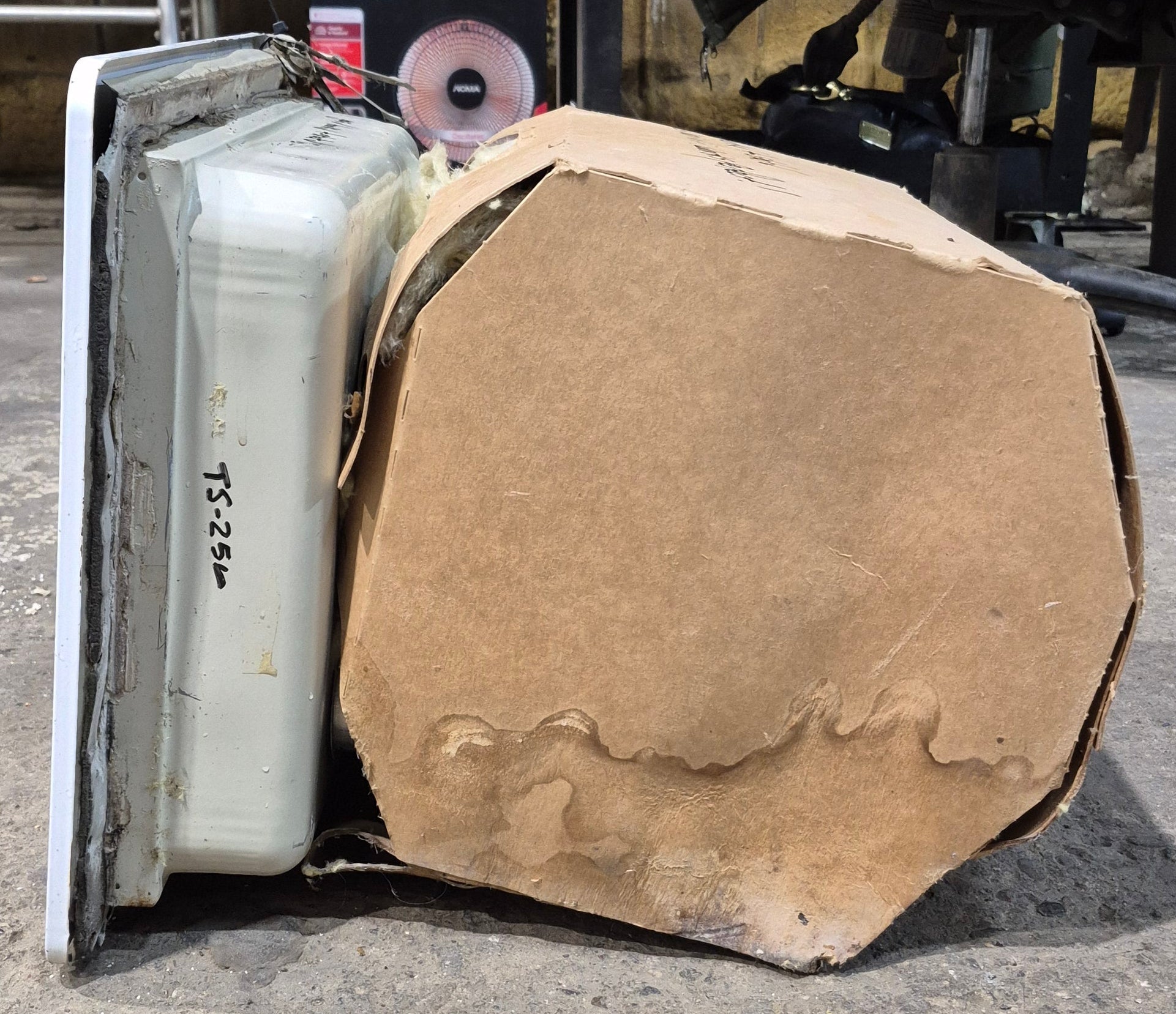 Used Complete Atwood Hot Water Heater, 6 Gallon - G6A - 7 - Young Farts RV Parts