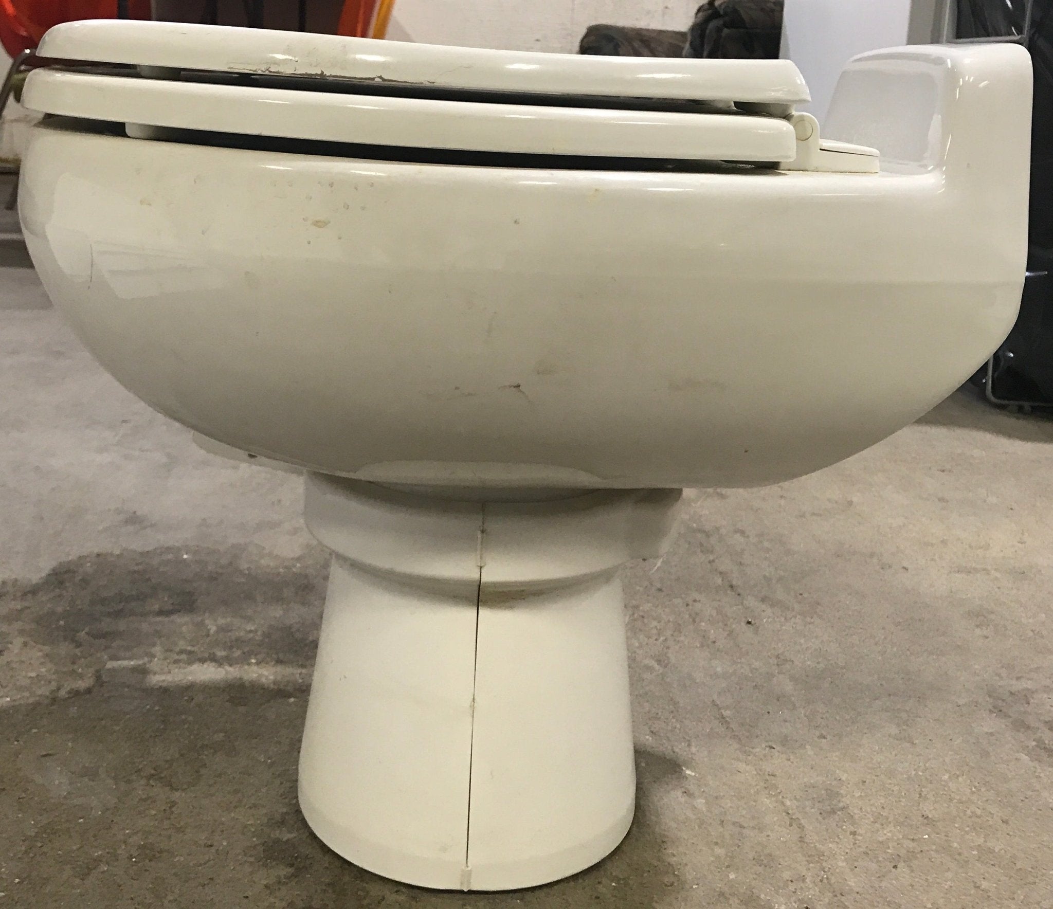 Used Complete Dometic Sealand Traveler Toilet, Foot Flush - 510+ - Young Farts RV Parts