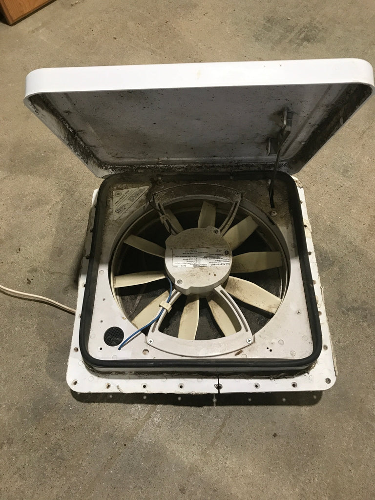 Used Complete FAN - TASTIC VENT Roof Fan 16 1/2" X 16 1/2" - Young Farts RV Parts