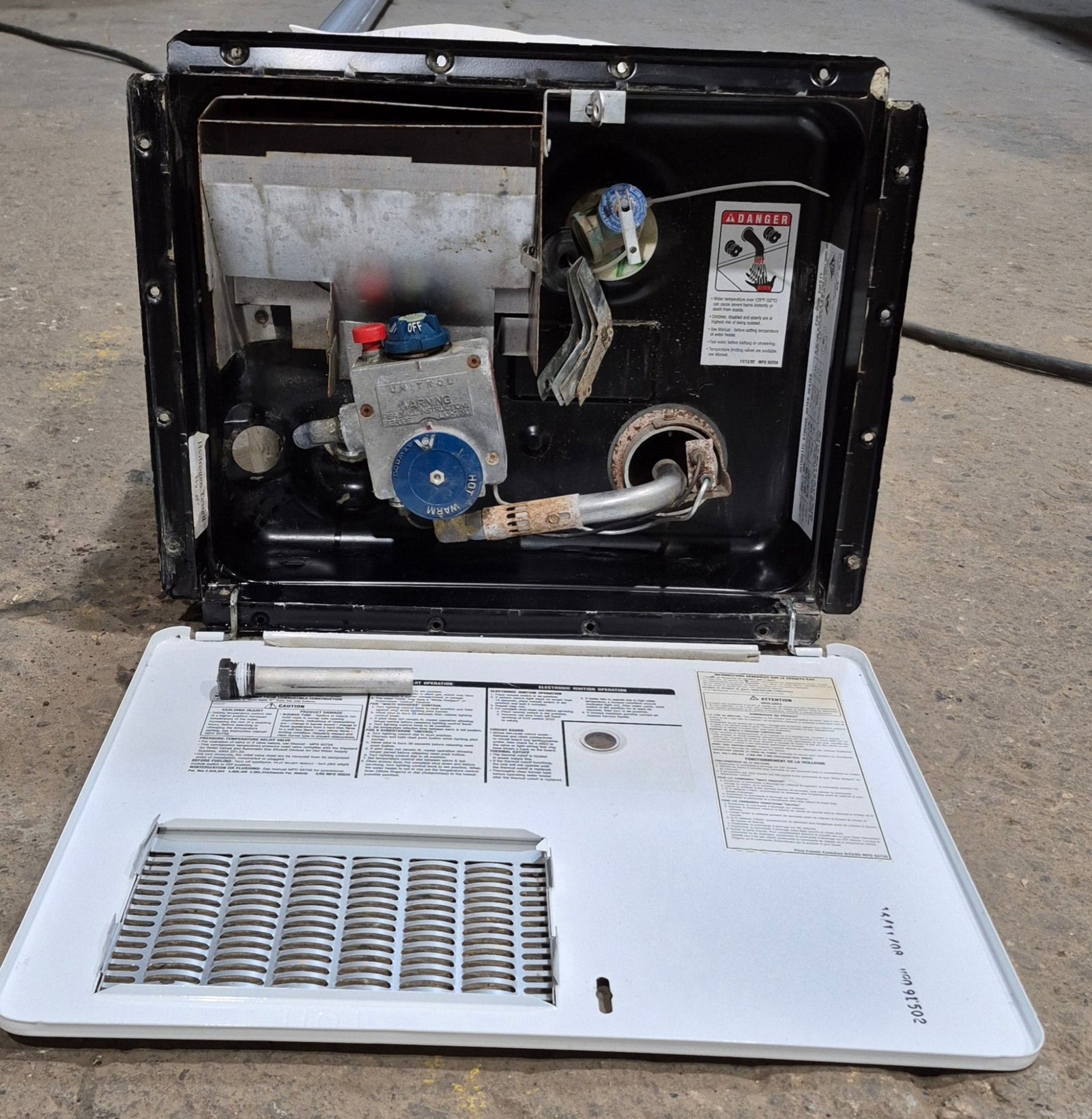 Used Complete G6A - 7 SPK Atwood Hot Water Heater 6 Gallon - Young Farts RV Parts