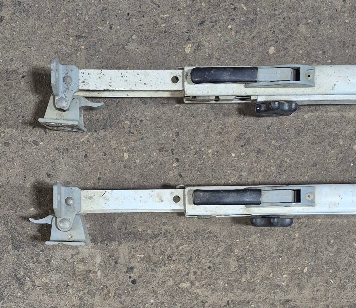 Used Complete Manual Awning Dometic / A&E 11' - Used Canvas - Young Farts RV Parts