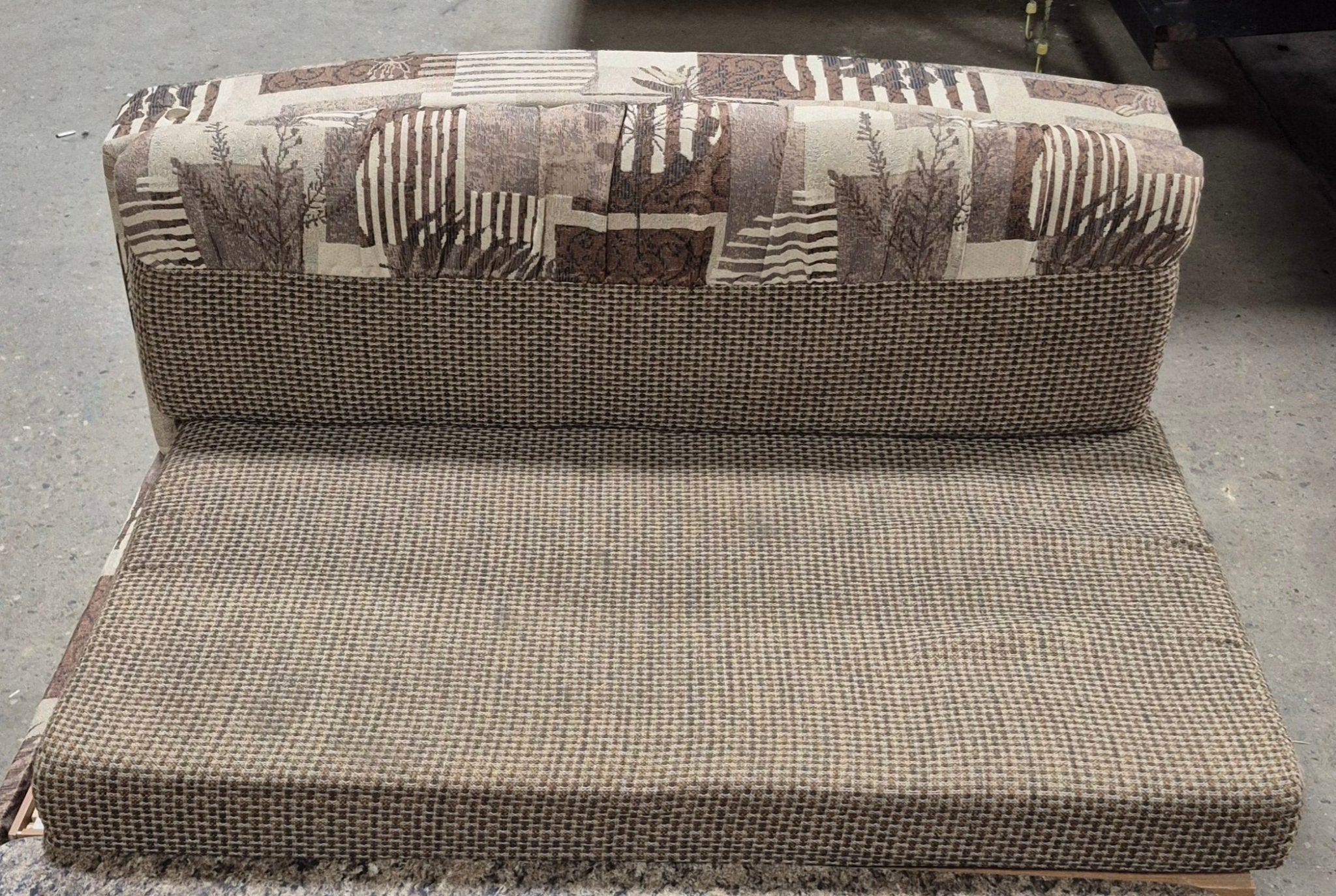 Used Complete RV Dinette Set - 40 3/8” D x 74 3/4" W x 33 3/8" H - Does not include table hardware - Young Farts RV Parts