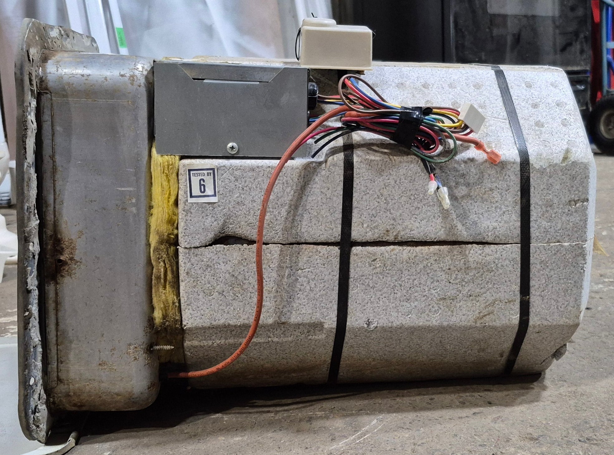 Used Complete Suburban Hot Water Heater, 6 Gal. - SW6D - Young Farts RV Parts