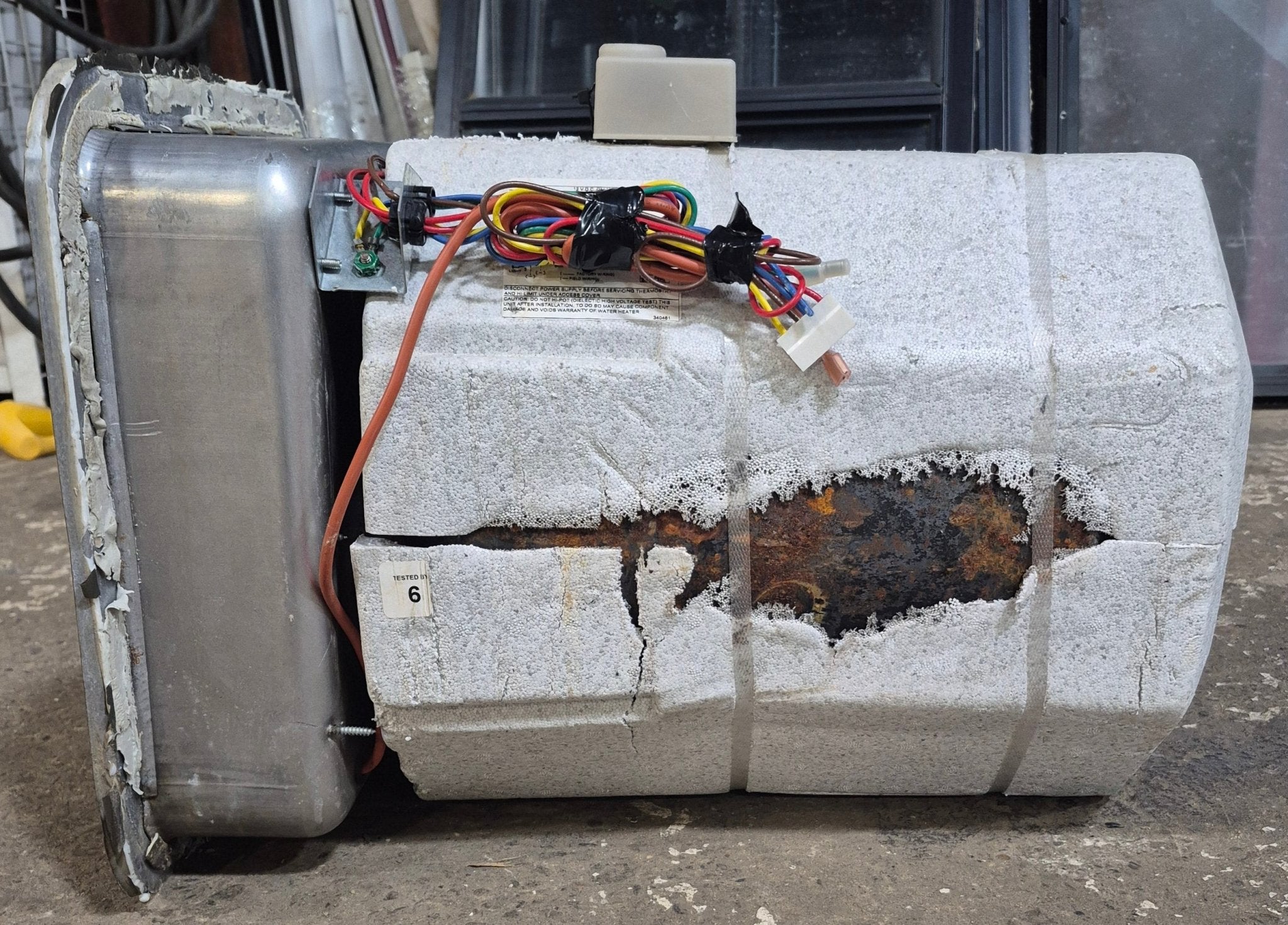 Used Complete Suburban Hot Water Heater, 6 Gal. - SW6DE - Young Farts RV Parts