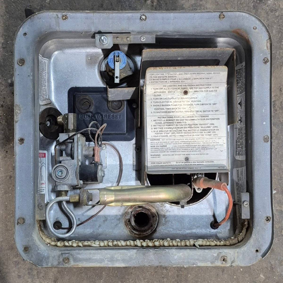 Used Complete Suburban Hot Water Heater, 6 Gallon - SW6D - 12.5 X 12.5 X 18.75 - Young Farts RV Parts