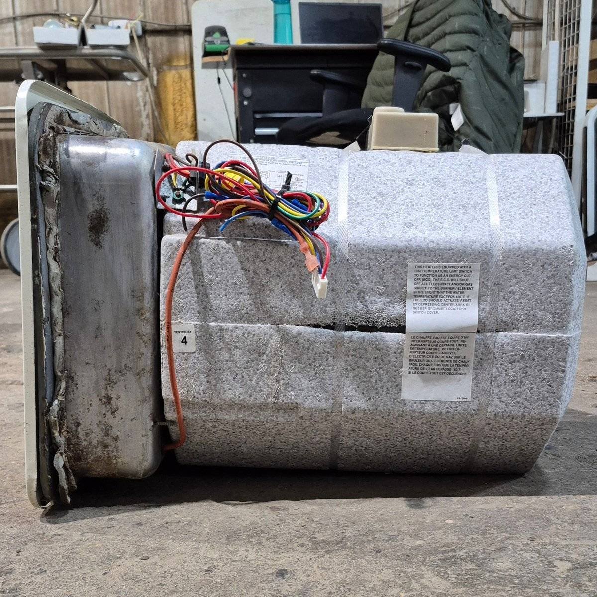 Used Complete Suburban Hot Water Heater, 6 Gallon - SW6D - 12.5 X 12.5 X 18.75 - Young Farts RV Parts