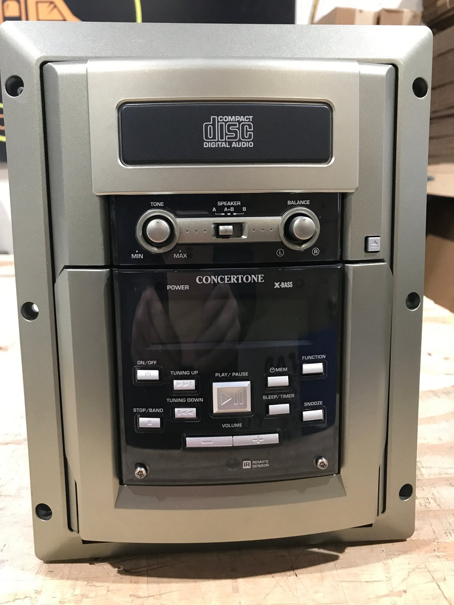 Used Concertone RV Radio RV - 2003 LNC - Young Farts RV Parts