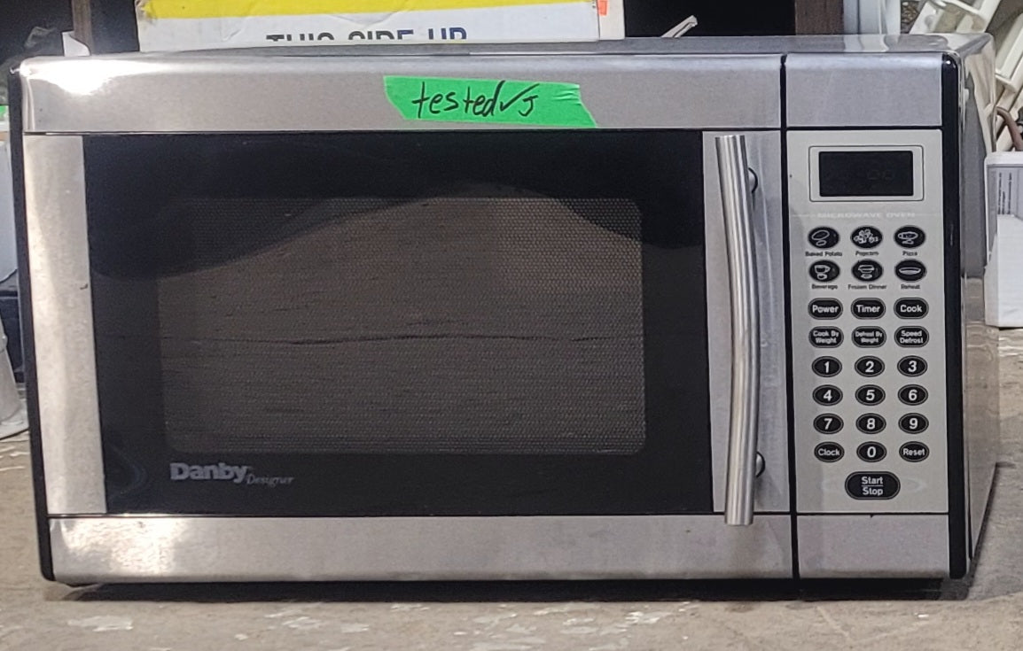 Used DANBY RV Microwave 20 3/4" W x 12" H x 16 1/2" D - Young Farts RV Parts