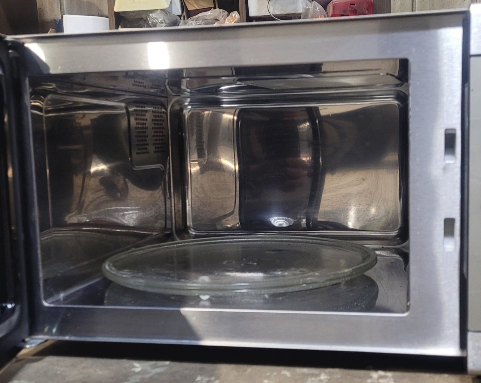 Used DANBY RV Microwave 20 3/4