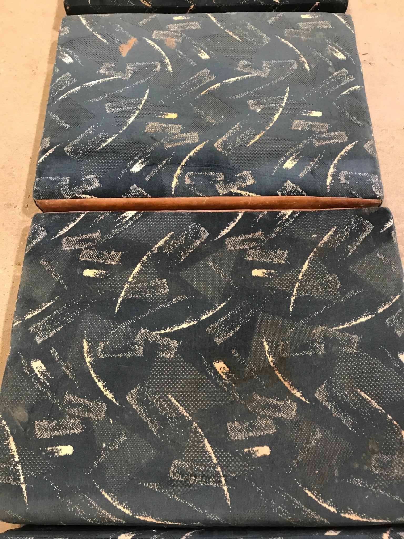 USED Dinette Cushion Set - 4 piece 2 @ 32" X 24" X 5" D, 2 @ 32" X 13" X 5" D - Young Farts RV Parts