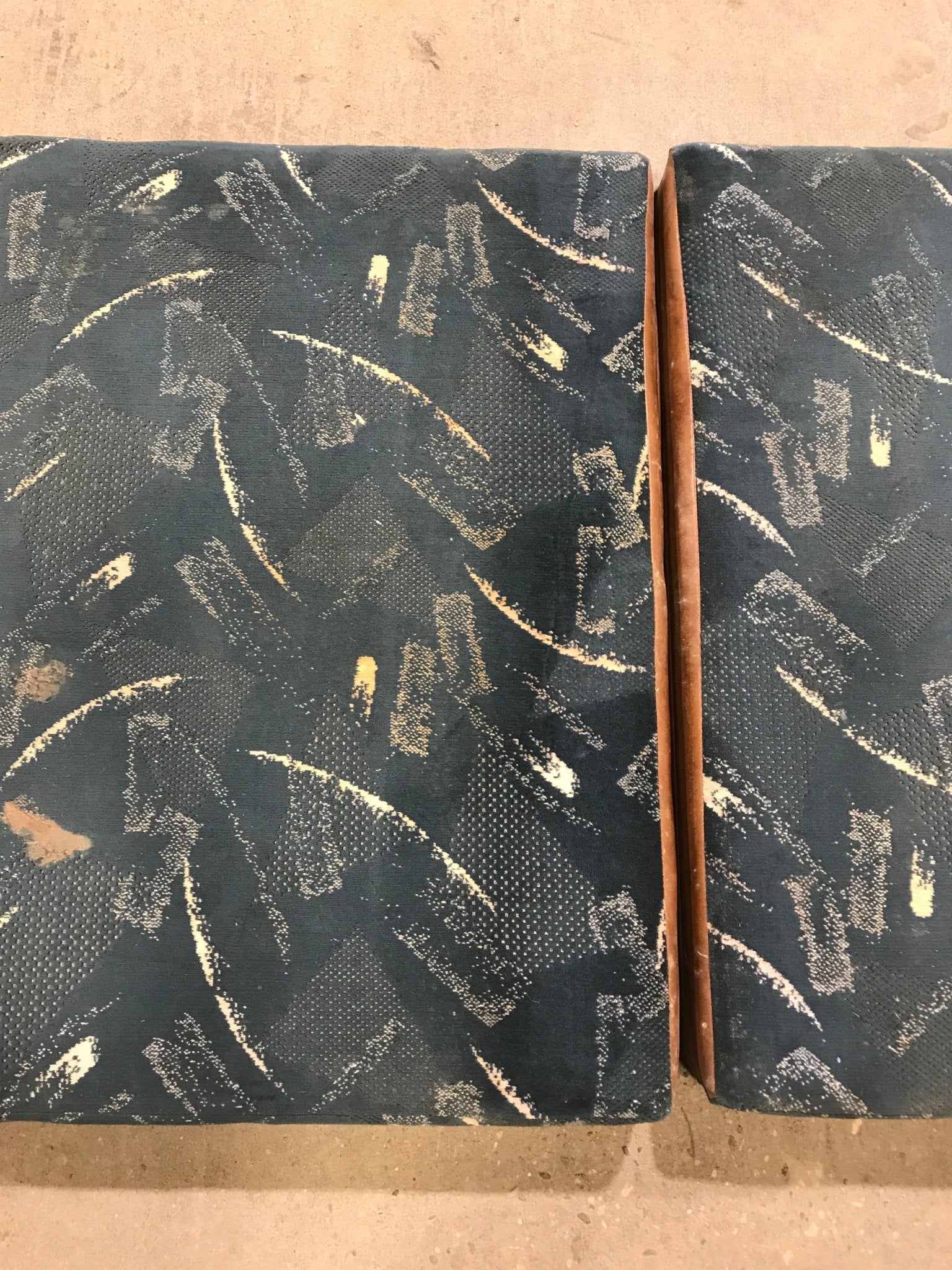 USED Dinette Cushion Set - 4 piece 2 @ 32" X 24" X 5" D, 2 @ 32" X 13" X 5" D - Young Farts RV Parts